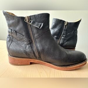 J SHOES Handcrafted Leather Ankle Boots Women’s Size 7 Side Zip Sole Black